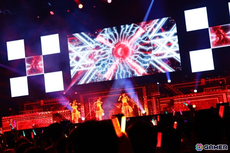 「シャニアニ2nd」のライブ「Over the prism」DAY2公演をレポート!「さあ舞い上がれ」「橙より未来」「星の数だけ」を印象的な演出とともに披露の画像