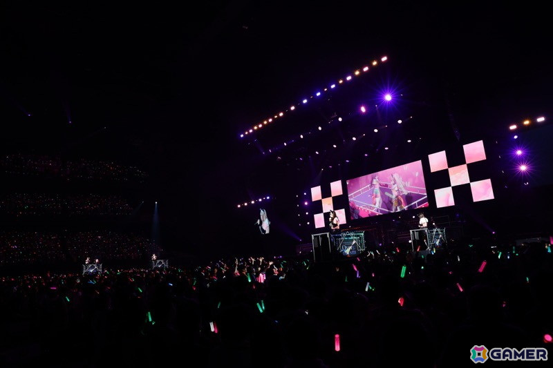 「シャニアニ2nd」のライブ「Over the prism」DAY2公演をレポート!「さあ舞い上がれ」「橙より未来」「星の数だけ」を印象的な演出とともに披露の画像