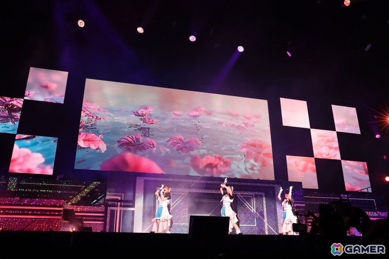 「シャニアニ2nd」のライブ「Over the prism」DAY2公演をレポート!「さあ舞い上がれ」「橙より未来」「星の数だけ」を印象的な演出とともに披露の画像