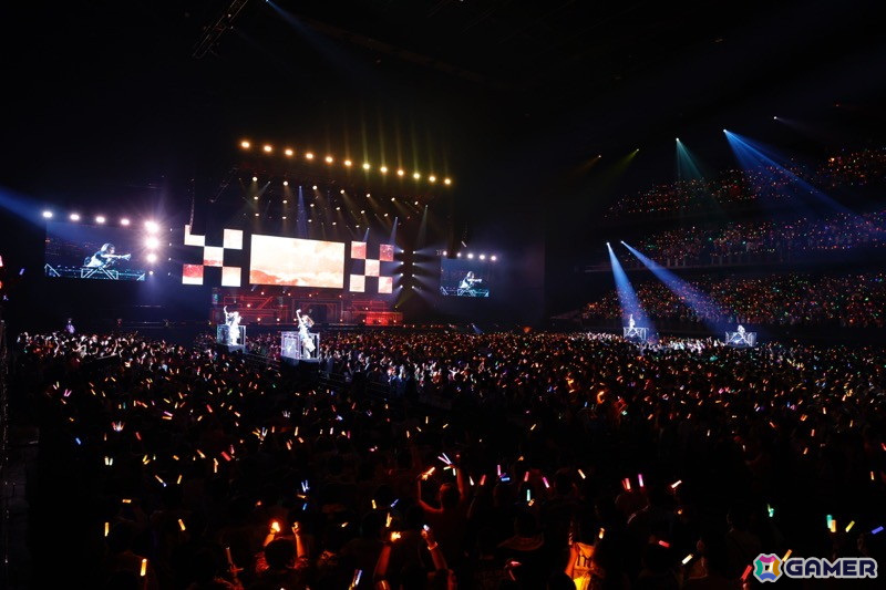 「シャニアニ2nd」のライブ「Over the prism」DAY2公演をレポート!「さあ舞い上がれ」「橙より未来」「星の数だけ」を印象的な演出とともに披露の画像
