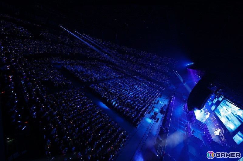「シャニアニ2nd」のライブ「Over the prism」DAY2公演をレポート!「さあ舞い上がれ」「橙より未来」「星の数だけ」を印象的な演出とともに披露の画像