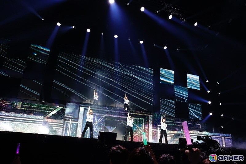 「シャニアニ2nd」のライブ「Over the prism」DAY2公演をレポート!「さあ舞い上がれ」「橙より未来」「星の数だけ」を印象的な演出とともに披露の画像