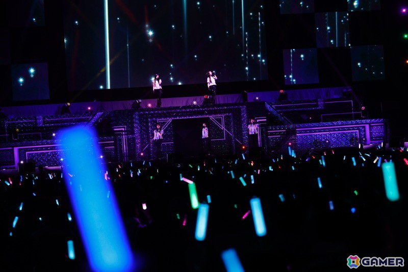 「シャニアニ2nd」のライブ「Over the prism」DAY2公演をレポート!「さあ舞い上がれ」「橙より未来」「星の数だけ」を印象的な演出とともに披露の画像