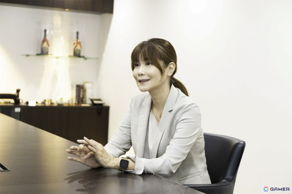 ガンバリオン<br />代表取締役社長<br />山倉千賀子