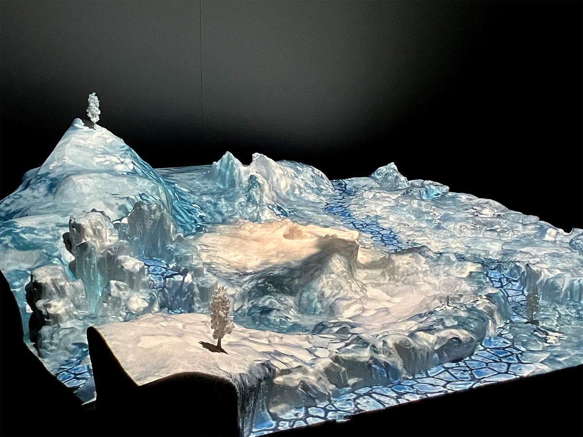 「大カプコン展」成歩堂のモーションキャプチャーミラーなど展示物の追加情報が公開!持ち帰り可能なステッカー広告の掲出もの画像