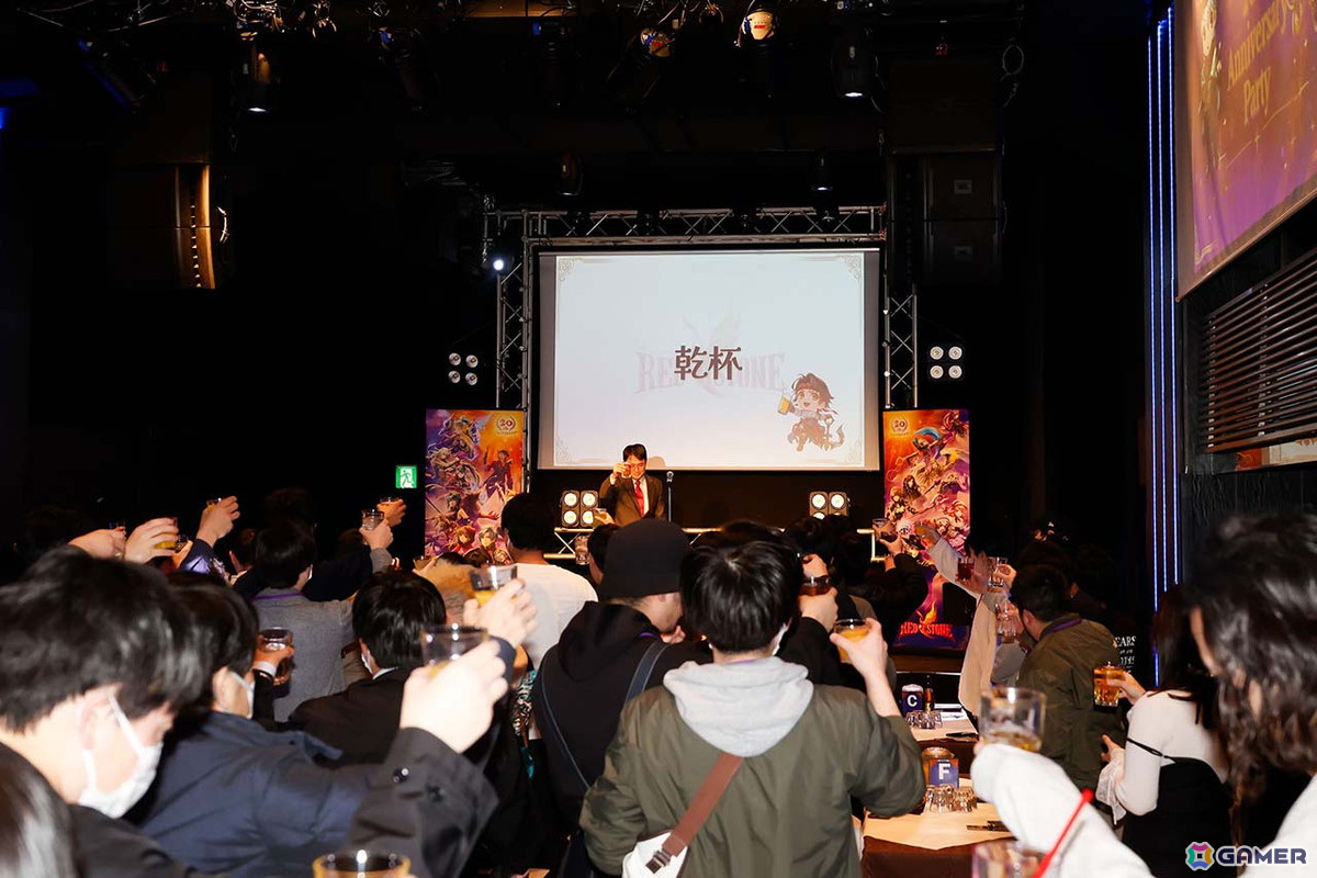 ナム・テグォン氏の乾杯の音頭でイベントが開幕した。