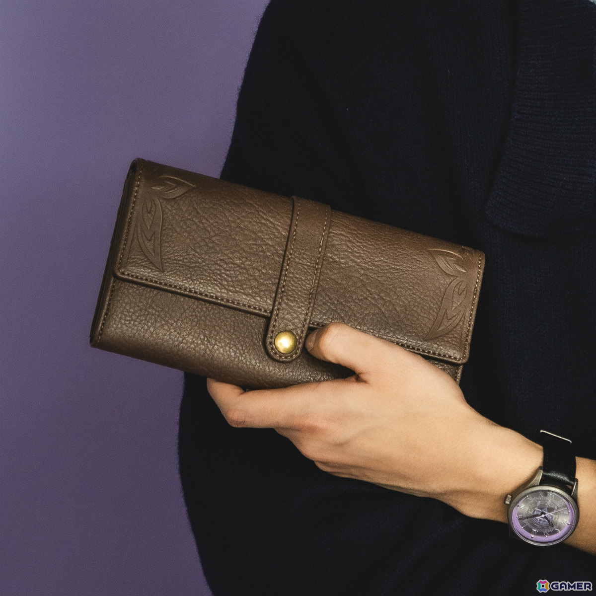「魔女の旅々」イレイナとお揃いの腕時計、バッグ、長財布がSuperGroupiesより登場！原作者・白石定規氏の直筆サイン入り栞も付属の画像26