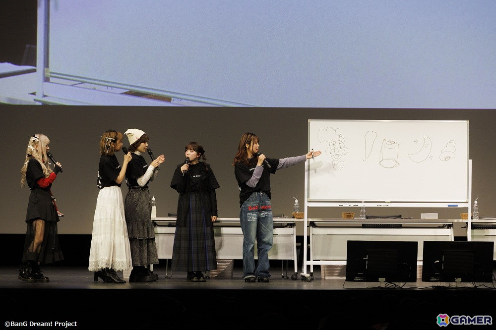Poppin’Party結成10周年を記念したトークイベント「ポピパの新学期!」が開催!ショートアニメ「つれづれポピパ」の公開も発表の画像