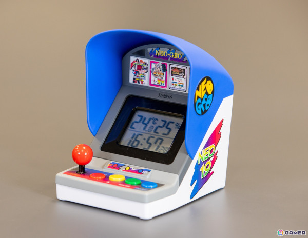 「NEOGEO」のアーケードきょう体をデザインしたデジタル温湿度計の商品化を目指すCFプロジェクトが実施！ゲーム関連曲や音声を再生できる機能を搭載の画像1