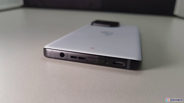 ASUS「ROG Phone 9」をレビュー！スマホとは思えない高性能スペックと光る背面パネルが魅力の本格ゲーミングスマホの画像11