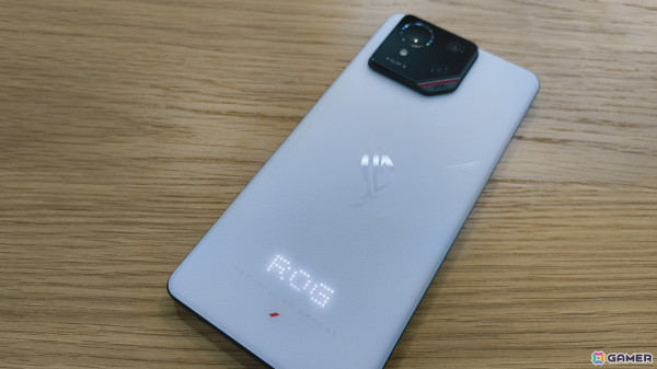 ASUS「ROG Phone 9」をレビュー！スマホとは思えない高性能スペックと光る背面パネルが魅力の本格ゲーミングスマホの画像20