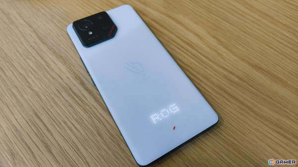 ASUS「ROG Phone 9」をレビュー！スマホとは思えない高性能スペックと光る背面パネルが魅力の本格ゲーミングスマホの画像6