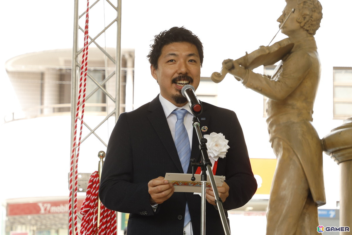 株式会社タカラトミー 代表取締役社長 富山彰夫