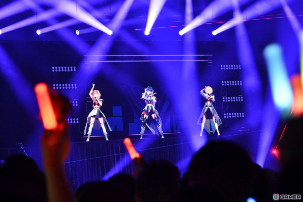 「ヴイアライヴ」1stライブレポート――オリジナル楽曲を中心にした念願の単独フルライブが生バンド演奏で実現の画像103