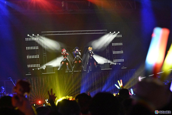 「ヴイアライヴ」1stライブレポート――オリジナル楽曲を中心にした念願の単独フルライブが生バンド演奏で実現の画像104