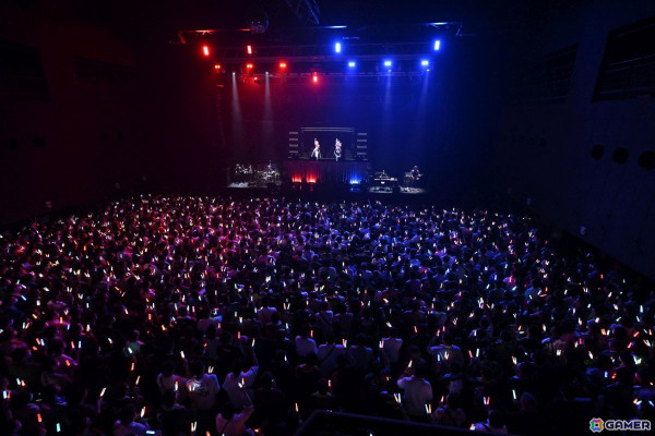 「ヴイアライヴ」1stライブレポート――オリジナル楽曲を中心にした念願の単独フルライブが生バンド演奏で実現の画像86