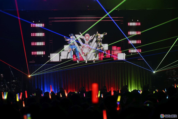 「ヴイアライヴ」1stライブレポート――オリジナル楽曲を中心にした念願の単独フルライブが生バンド演奏で実現の画像9