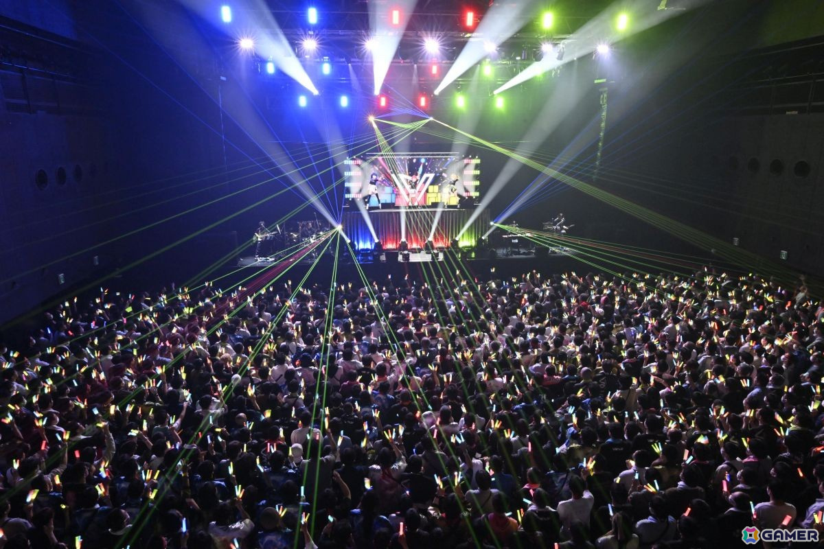 「ヴイアライヴ」1stライブレポート――オリジナル楽曲を中心にした念願の単独フルライブが生バンド演奏で実現の画像