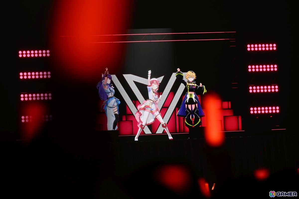 「ヴイアライヴ」1stライブレポート――オリジナル楽曲を中心にした念願の単独フルライブが生バンド演奏で実現の画像