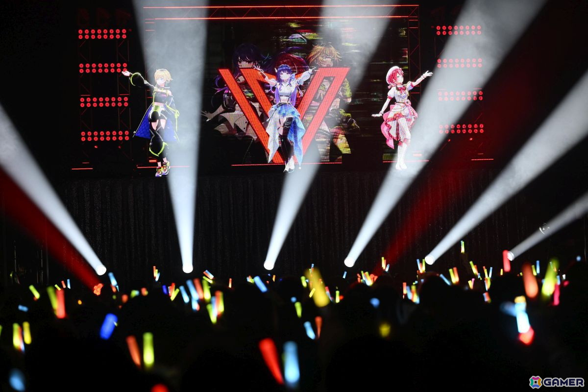 「ヴイアライヴ」1stライブレポート――オリジナル楽曲を中心にした念願の単独フルライブが生バンド演奏で実現の画像