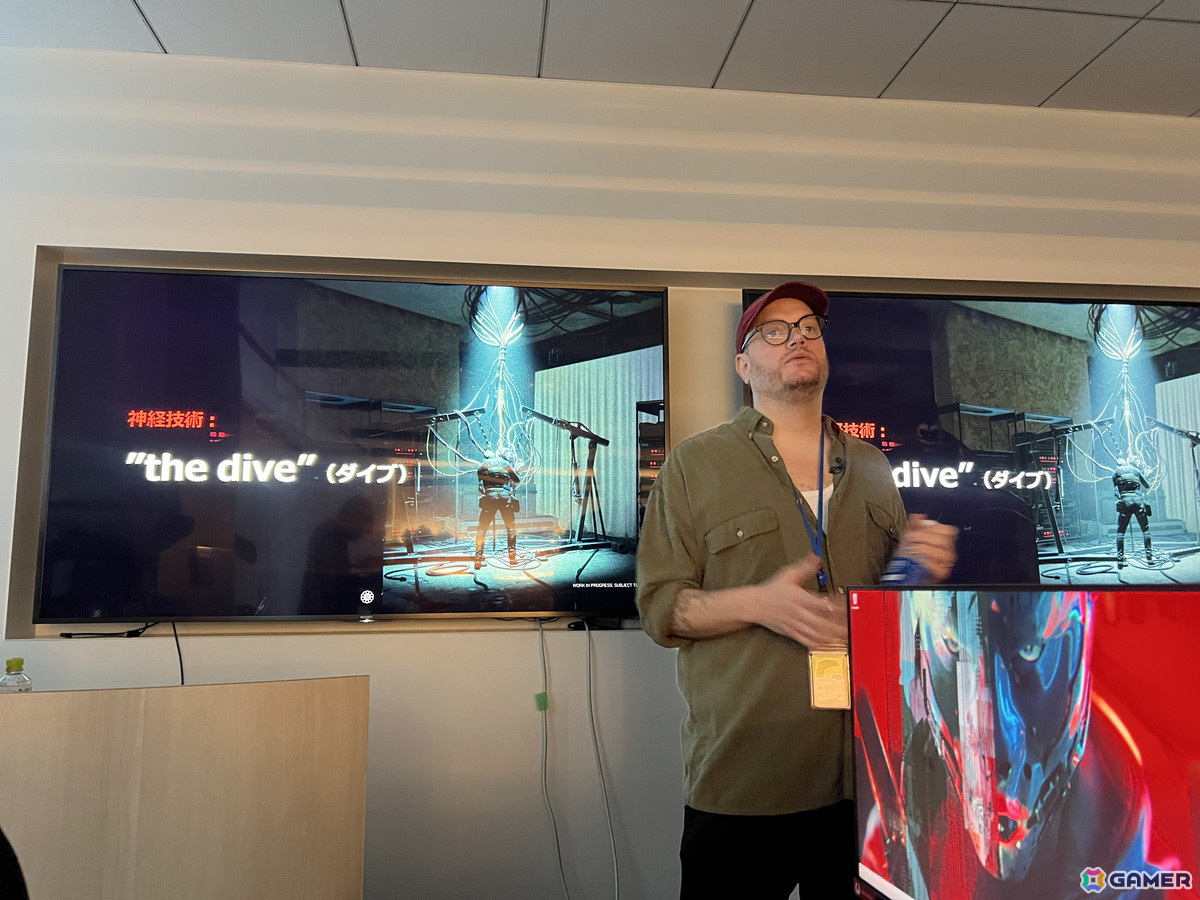 イベントプレゼンテーションにて、”the dive”(ダイブ)の説明を行った<br />コミュニケーションディレクターのロビン・ビョールケル氏