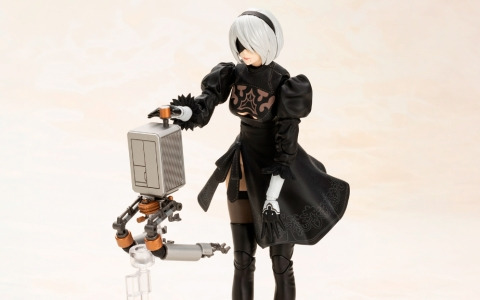 「NieR:Automata」2Bの組立式プラスチックモデルキットが登場！可動仕様のポッドや自爆モードを再現できる胴体パーツなどが付属