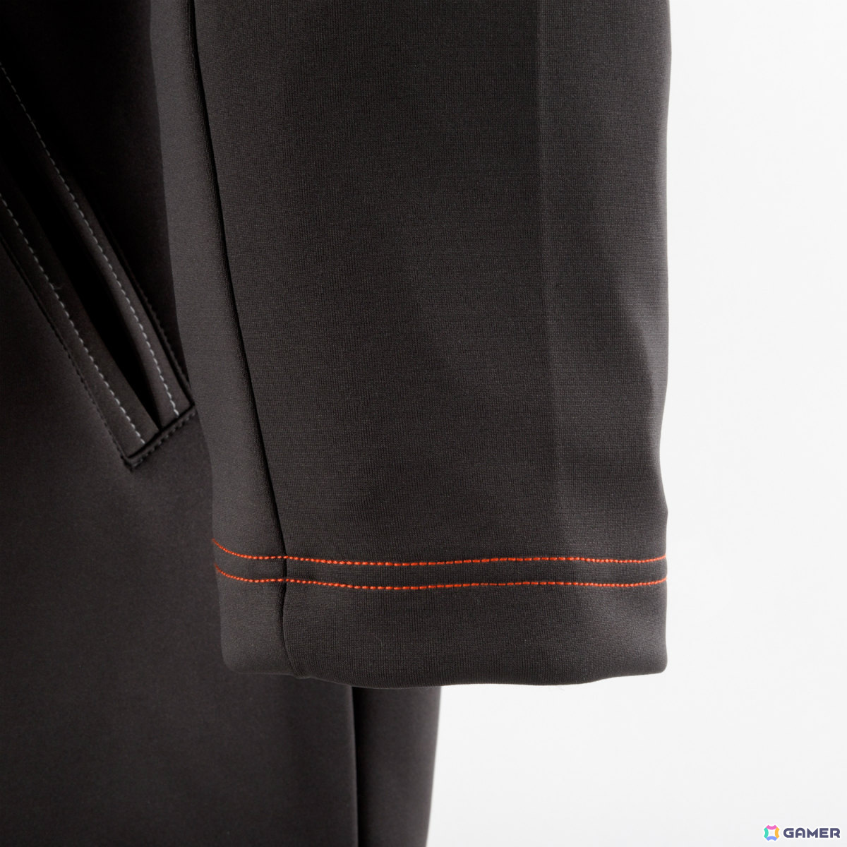 「Limbus Company」囚人たちの制服をアレンジしたアウターや13名のモチーフが詰まったスマホストラップ＆フォンタブが登場！の画像19