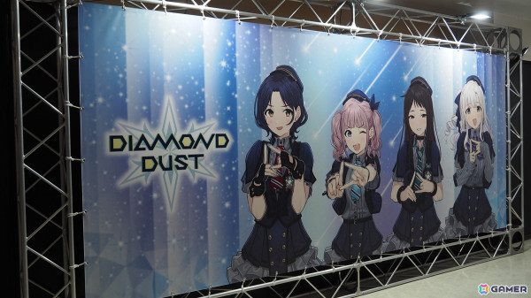 「ガールズバンドクライ展」トゲナシトゲアリより理名さん、夕莉さん、朱李さんが登壇したオープニングセレモニーをレポート！の画像