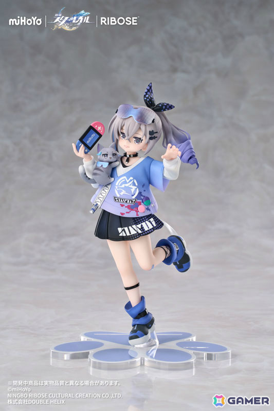 「崩壊:スターレイル」銀狼のちびねこシリーズフィギュアが登場!描き下ろし缶バッジが特典として付属の画像