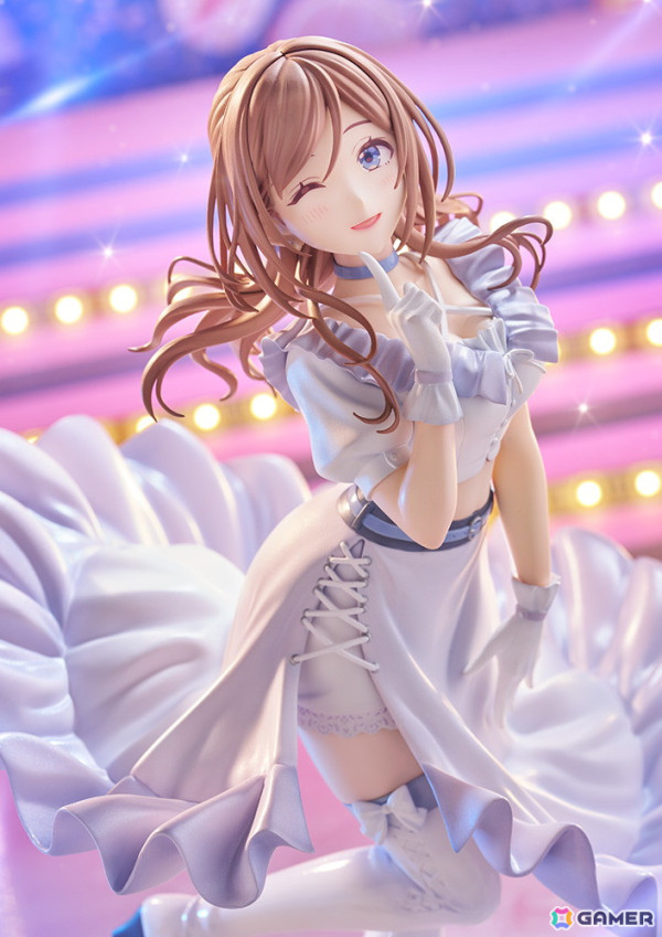 「学マス」莉波が「clumsy trick」をイメージした初のスケールフィギュアになって登場！優しくこちらに微笑む表情にも注目の画像