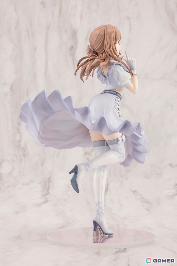 「学マス」莉波が「clumsy trick」をイメージした初のスケールフィギュアになって登場！優しくこちらに微笑む表情にも注目の画像