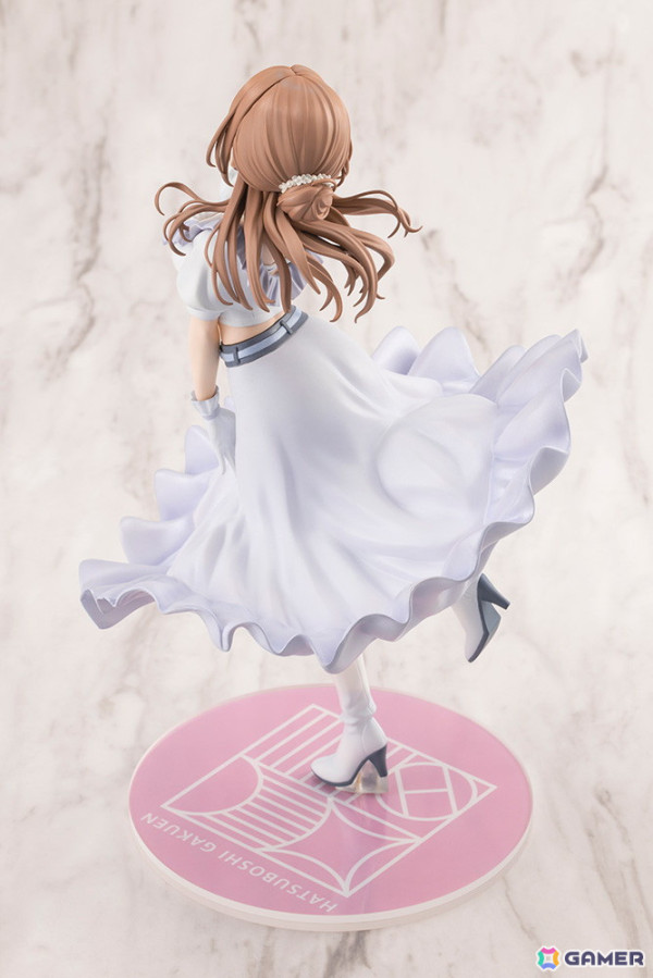 「学マス」莉波が「clumsy trick」をイメージした初のスケールフィギュアになって登場！優しくこちらに微笑む表情にも注目の画像