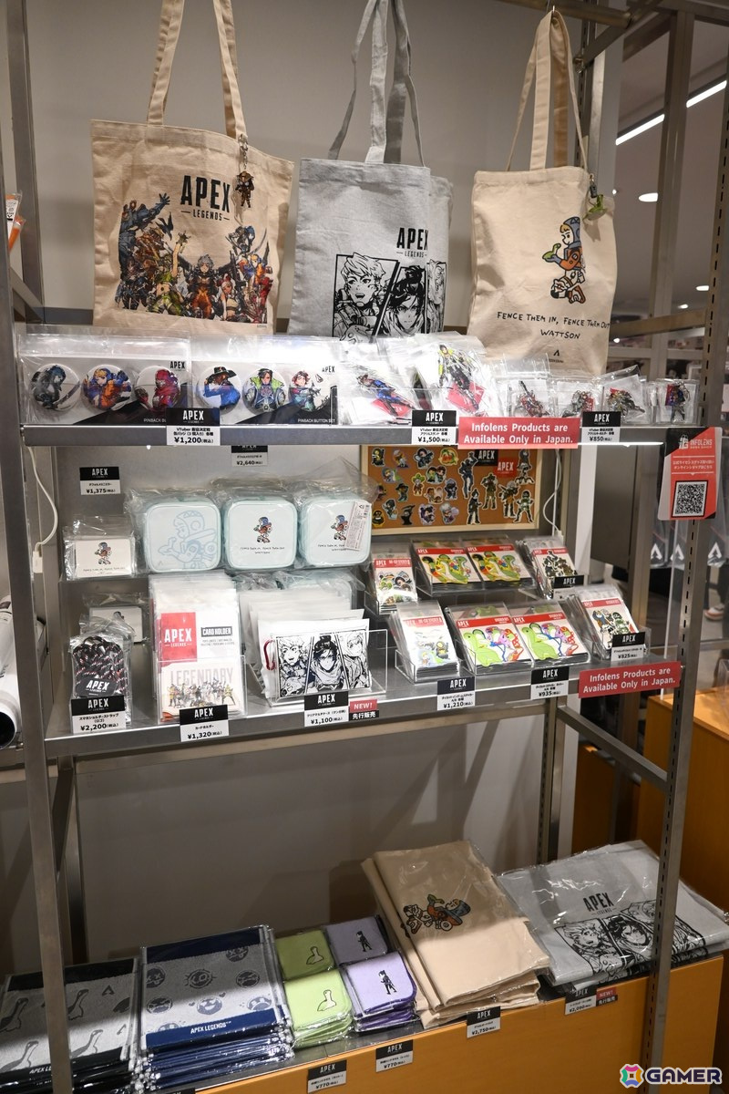 「Apex Legends Gallery ＋ POP UP STORE」内覧会でスパレジェや武器のレプリカ展示に興味津々！小さなサイズ感で可愛らしいネッシーのキーホルダーにも一目ぼれの画像29