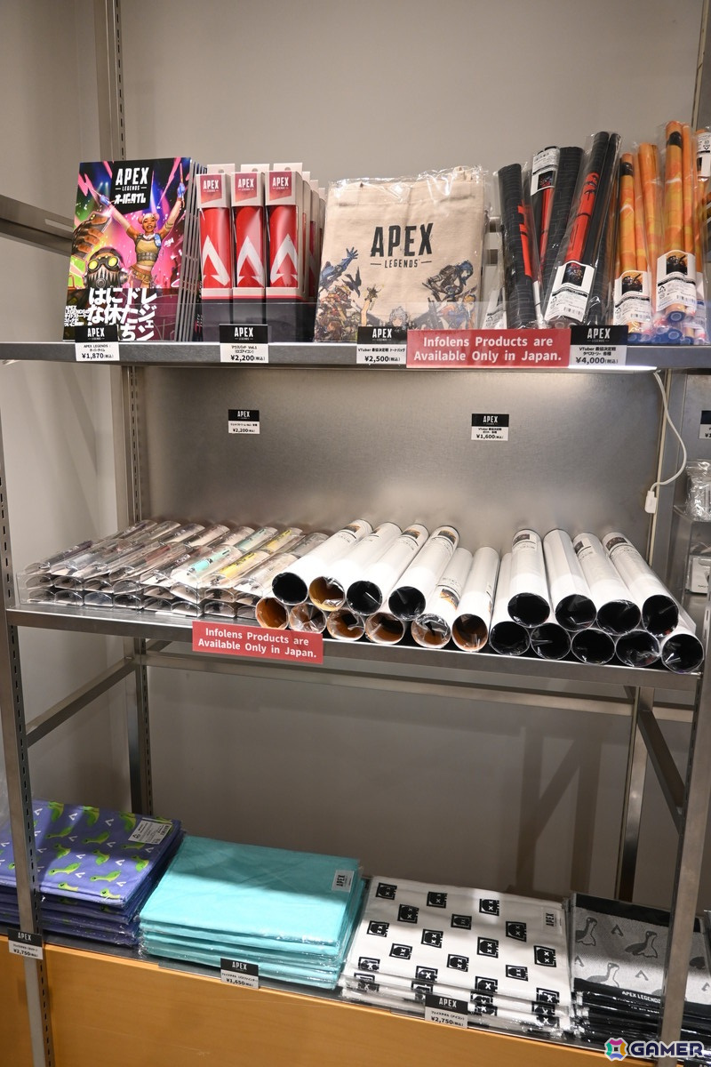 「Apex Legends Gallery ＋ POP UP STORE」内覧会でスパレジェや武器のレプリカ展示に興味津々！小さなサイズ感で可愛らしいネッシーのキーホルダーにも一目ぼれの画像30