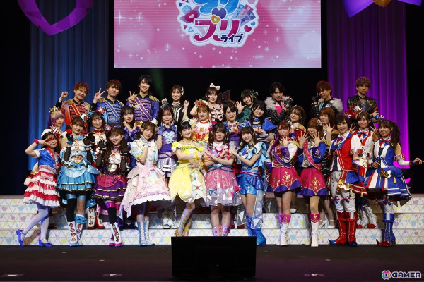 「ひみつのアイプリ×プリパラ　プリ♡プリライブ」レポート：10人で歌う「ネバギバラバー」など、2作品ならではのコラボで大盛りあがりの画像30
