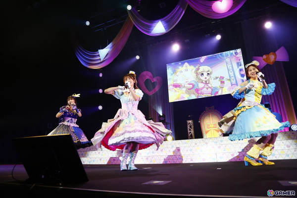 「ひみつのアイプリ×プリパラ　プリ♡プリライブ」レポート：10人で歌う「ネバギバラバー」など、2作品ならではのコラボで大盛りあがりの画像