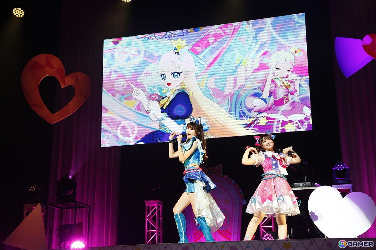 「ひみつのアイプリ×プリパラ　プリ♡プリライブ」レポート：10人で歌う「ネバギバラバー」など、2作品ならではのコラボで大盛りあがりの画像