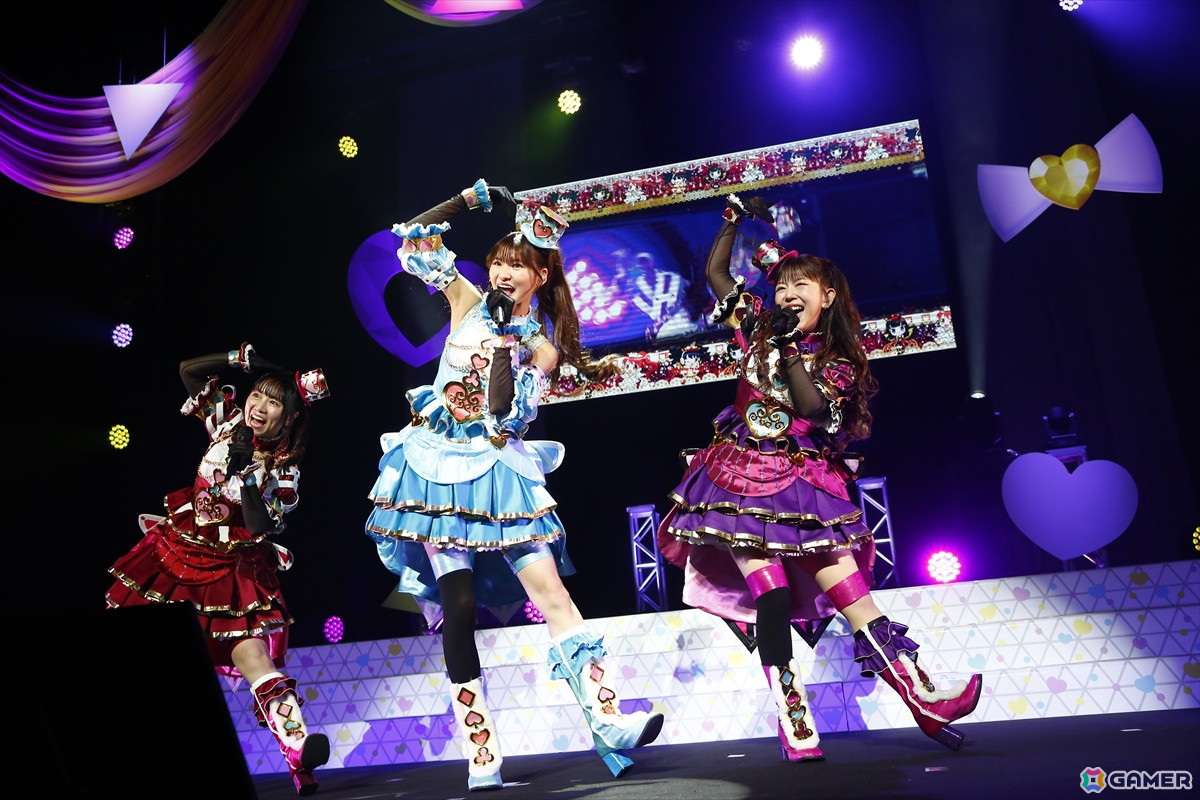 「ひみつのアイプリ×プリパラ プリ♡プリライブ」レポート:10人で歌う「ネバギバラバー」など、2作品ならではのコラボで大盛りあがりの画像