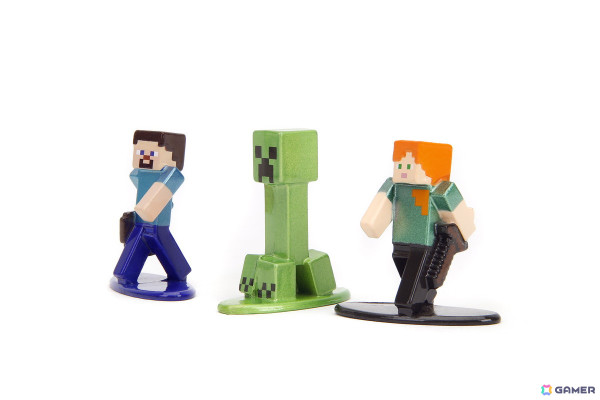 「マインクラフト／ザ・ムービー」公開記念でTOHOシネマズ限定販売のフィギュアセットが登場！ゲーム版と映画版の2種がラインナップの画像3