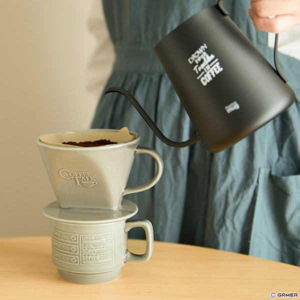 「コーヒートーク」おうちカフェを楽しめる本格グッズがSuperGroupiesより登場！ドリップポット＆ラテアートプレートなどがラインナップの画像