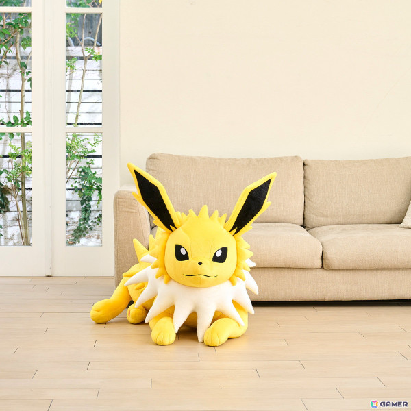 ブイズたちが等身大ぬいぐるみになって登場！シャワーズ