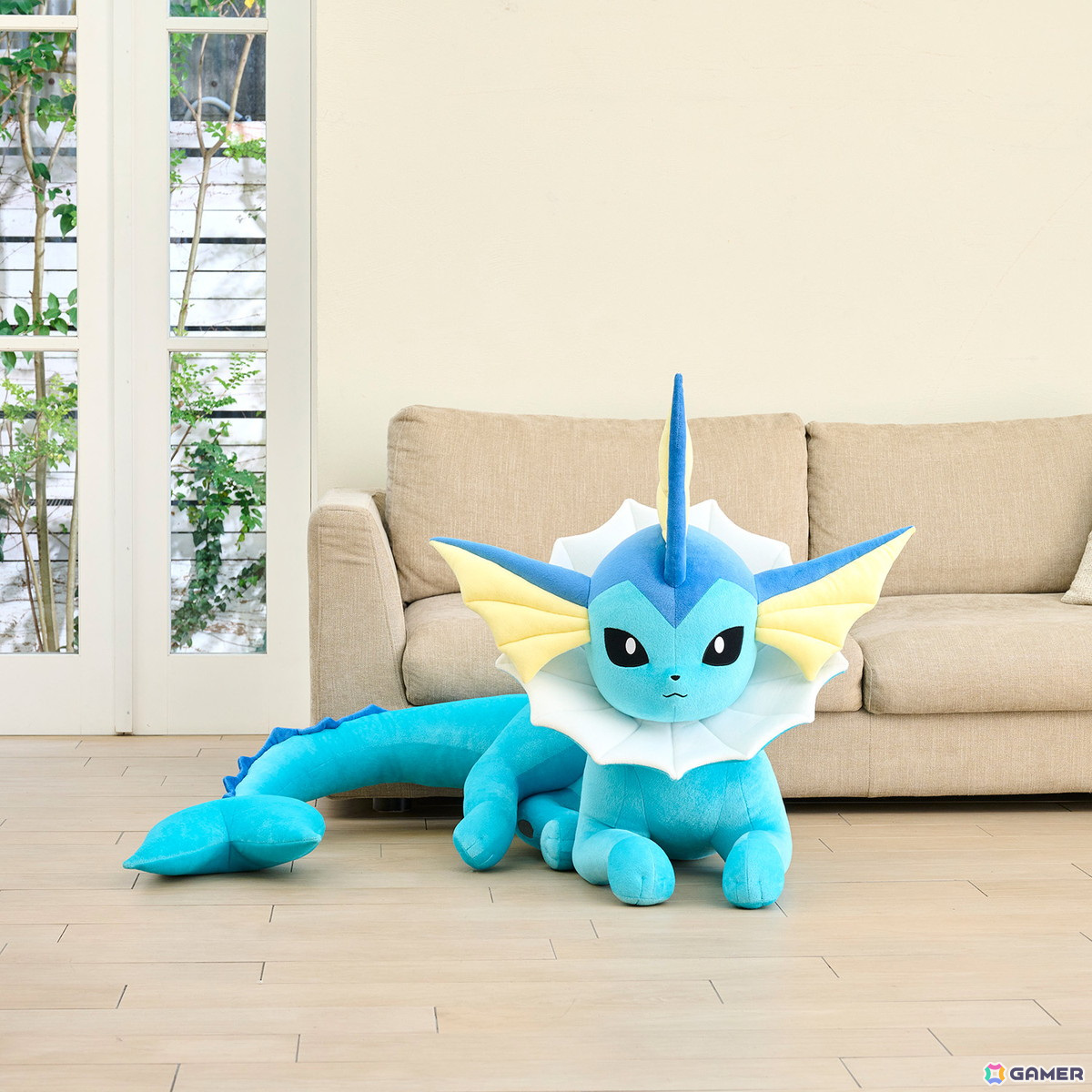 ブイズたちが等身大ぬいぐるみになって登場！シャワーズ