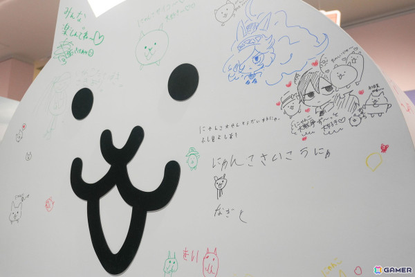 「にゃんこ大戦争＠サクラステージ にゃんこ大SHOW展」が開催中！初公開グッズの展示やガマトト探検隊の輪投げゲームなどが出展の画像