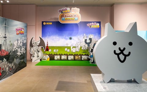 「にゃんこ大戦争＠サクラステージ にゃんこ大SHOW展」が開催中！初公開グッズの展示やガマトト探検隊の輪投げゲームなどが出展