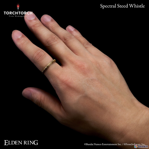 日常使いしやすいデザインで、ELDEN RINGの世界をさりげなく身に着けることができます。