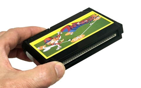 「ファミリースタジアム」のゲームソフト型カードホルダー「ファミリーカセットケース」が5月に発売！
