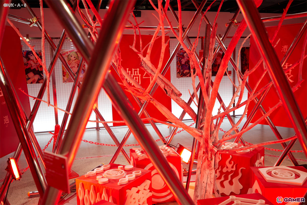 アニメ「〈物語〉シリーズ」とイラストレーター・Mika Pikazo氏のコラボPOP-UP「ENCOUNTER 遭遇」が本日よりアキバCOギャラリーで開催！の画像5