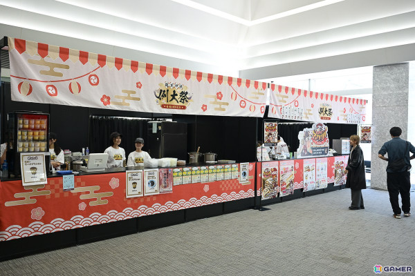 「雀魂6周年記念～魂天神社例大祭～」会場では縁日を思わせる射的や輪投げが盛況！ステージでは小清水亜美さん、立花慎之介さんら声優陣によるゆるい企画もの画像40
