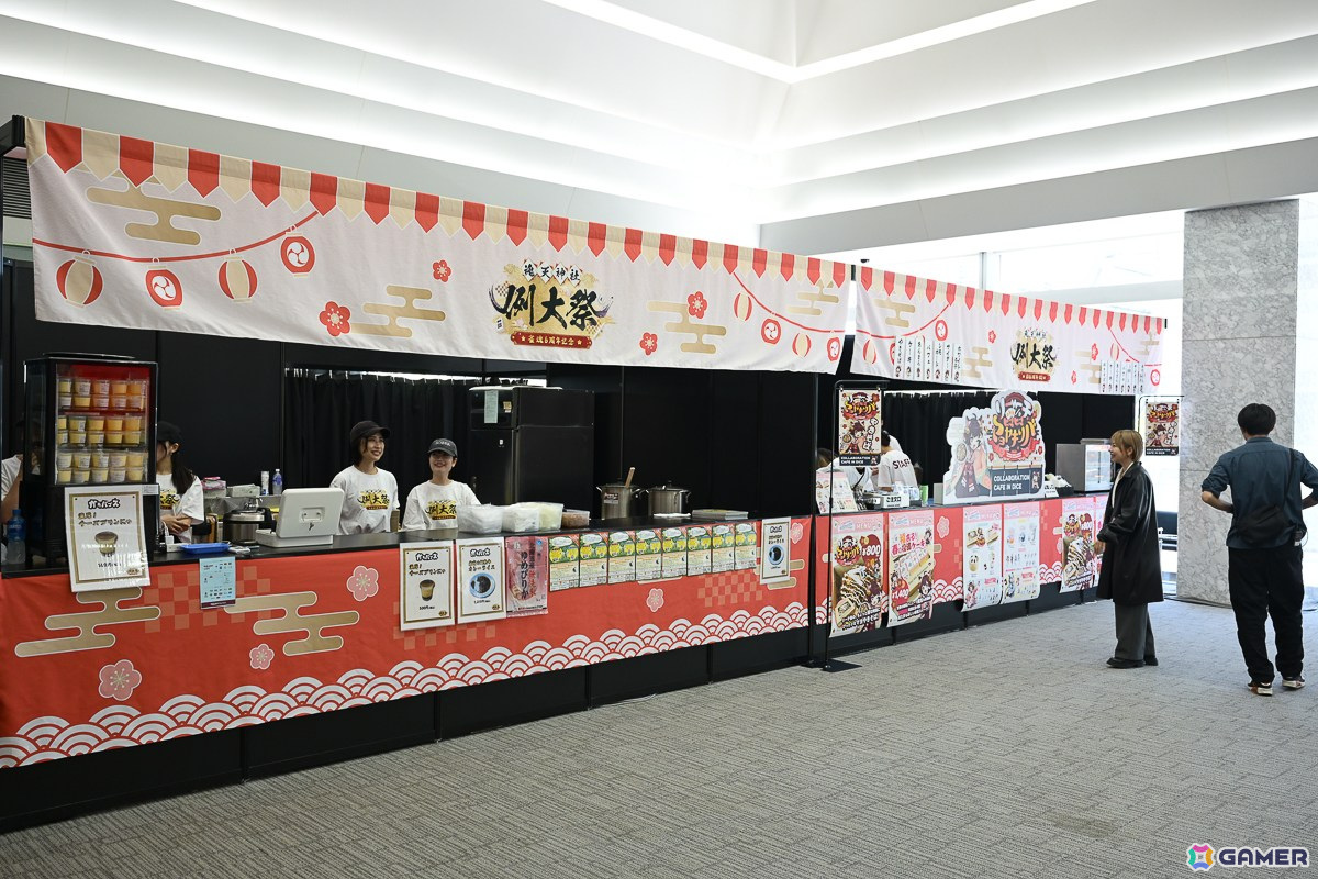 「雀魂6周年記念~魂天神社例大祭~」会場では縁日を思わせる射的や輪投げが盛況!ステージでは小清水亜美さん、立花慎之介さんら声優陣によるゆるい企画もの画像