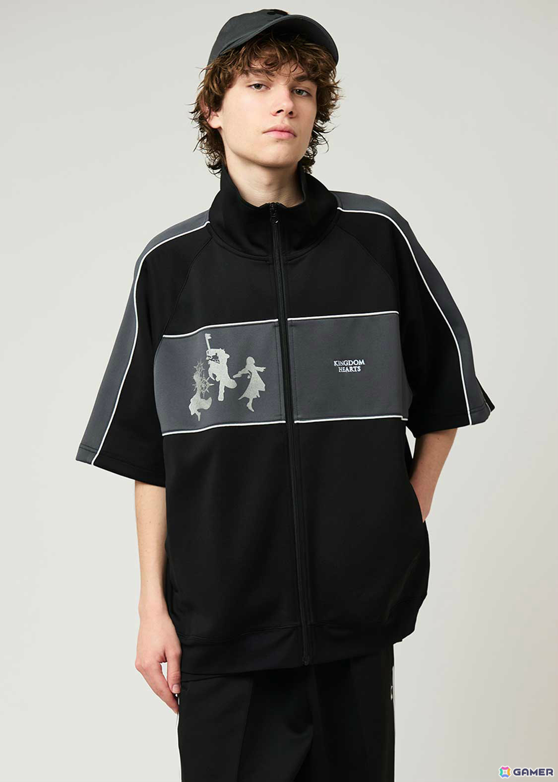 「キングダム ハーツ」とグラニフのコラボアイテムが登場!ソラたちが描かれたTシャツやバッグ、キャップなどがラインナップの画像